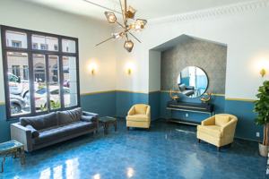 featured image of 527 S Hobart Blvd