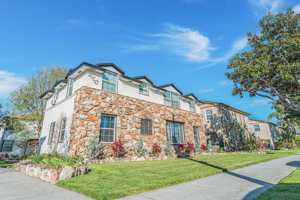 featured image of 1125 E Carson St