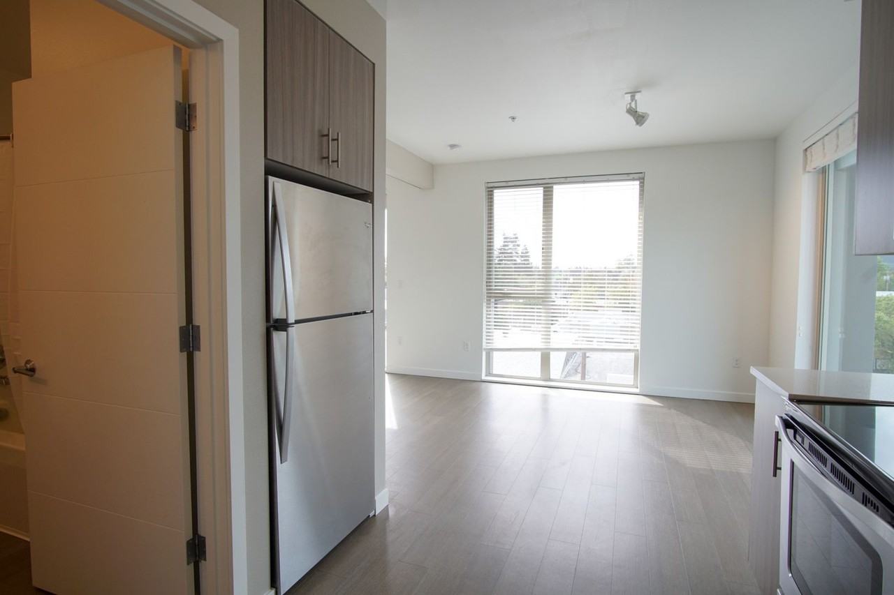 1313 Se Spokane St #404 - Photo 7 of 21