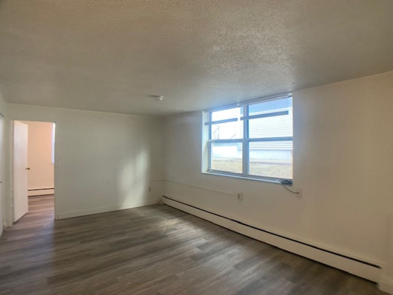 405 Fairview Ave N - Photo 6 of 17