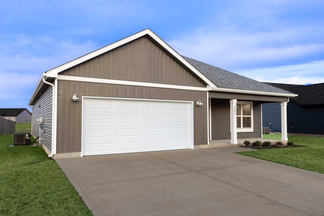 2083 Ireland Way - Photo 4 of 40