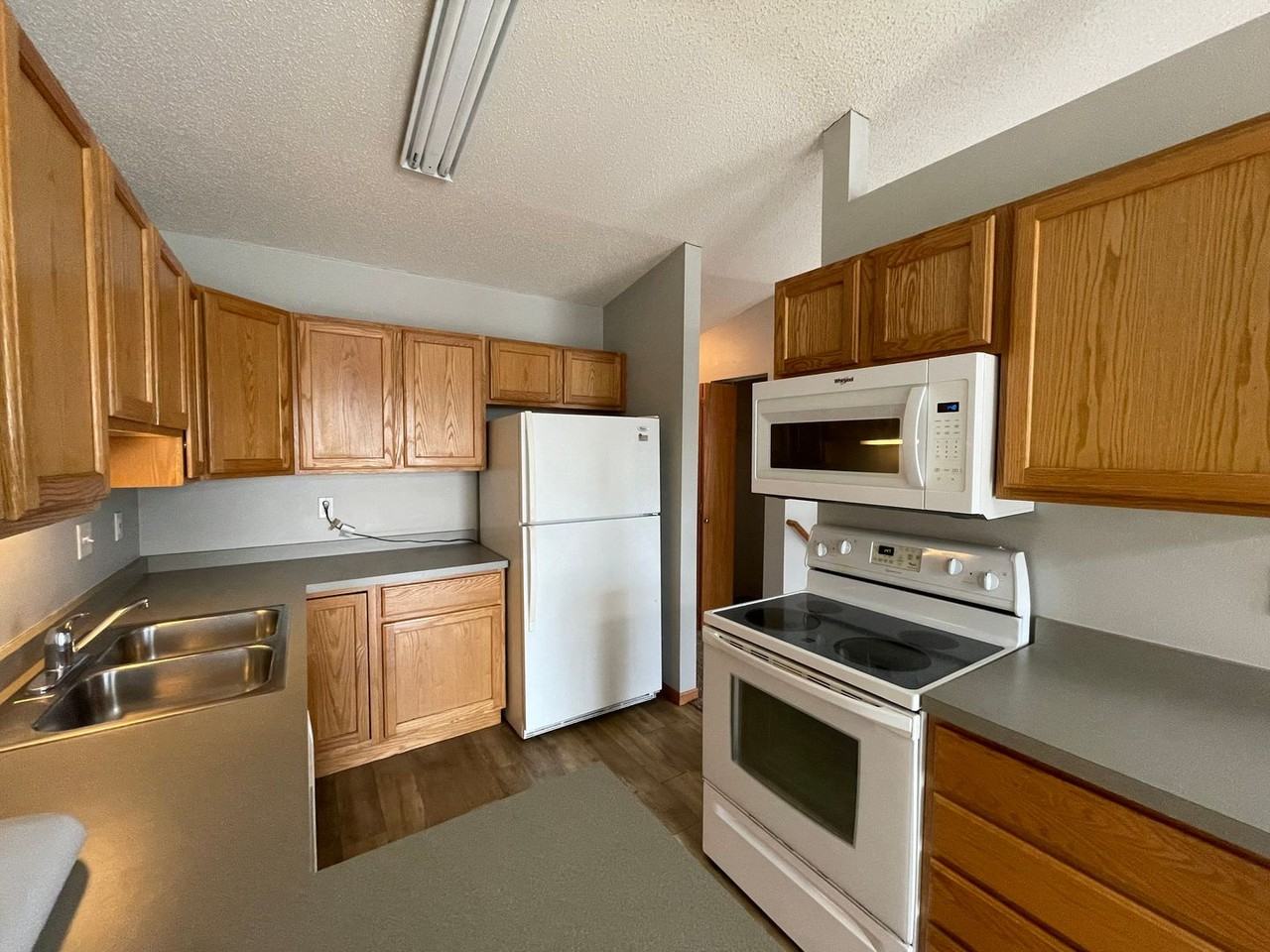 1830 10th St W - Photo 2 of 26