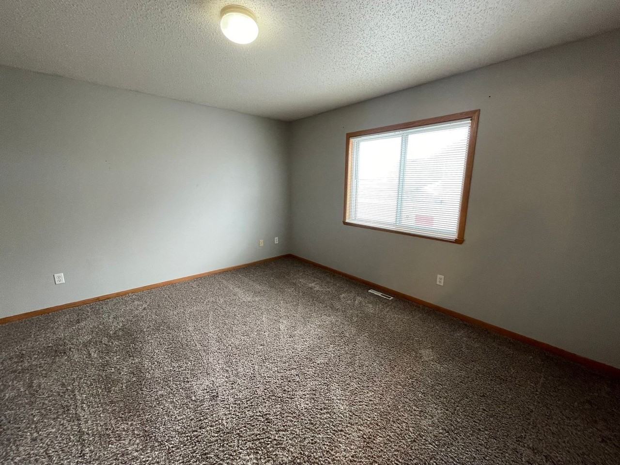 1830 10th St W - Photo 6 of 26