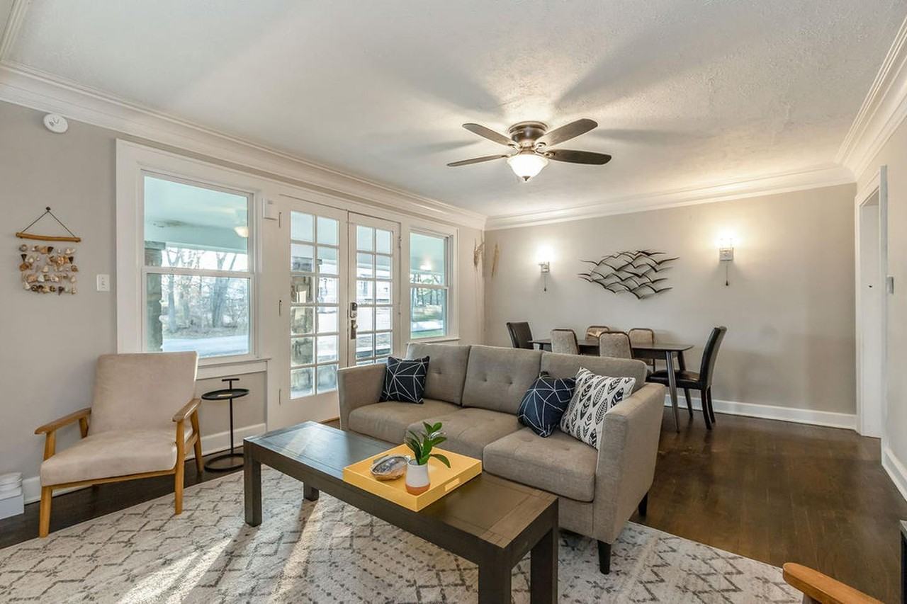 Discover this cozy Kansas City gem, blending comfort and convenience perfectly! - Photo 6 of 20