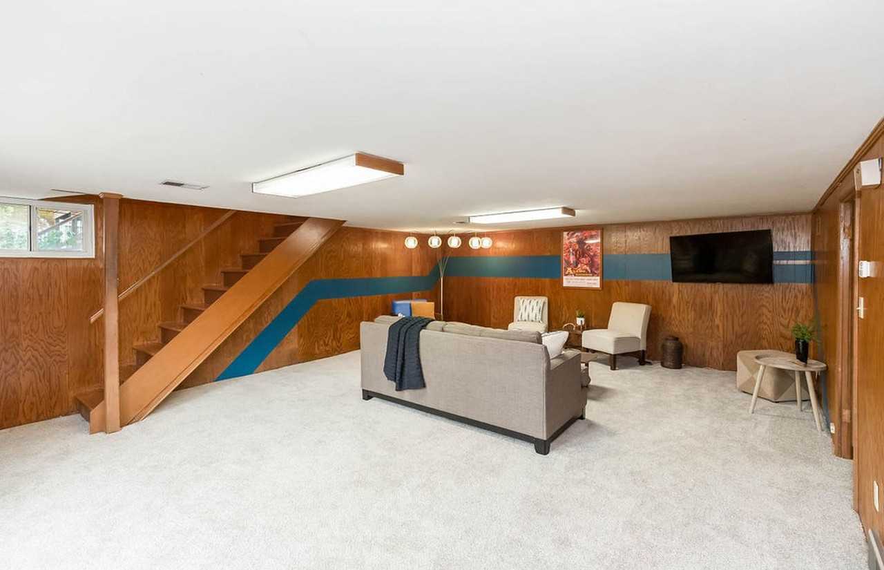 Inviting Kansas City home near Waldo with a spacious backyard - Photo 2 of 22