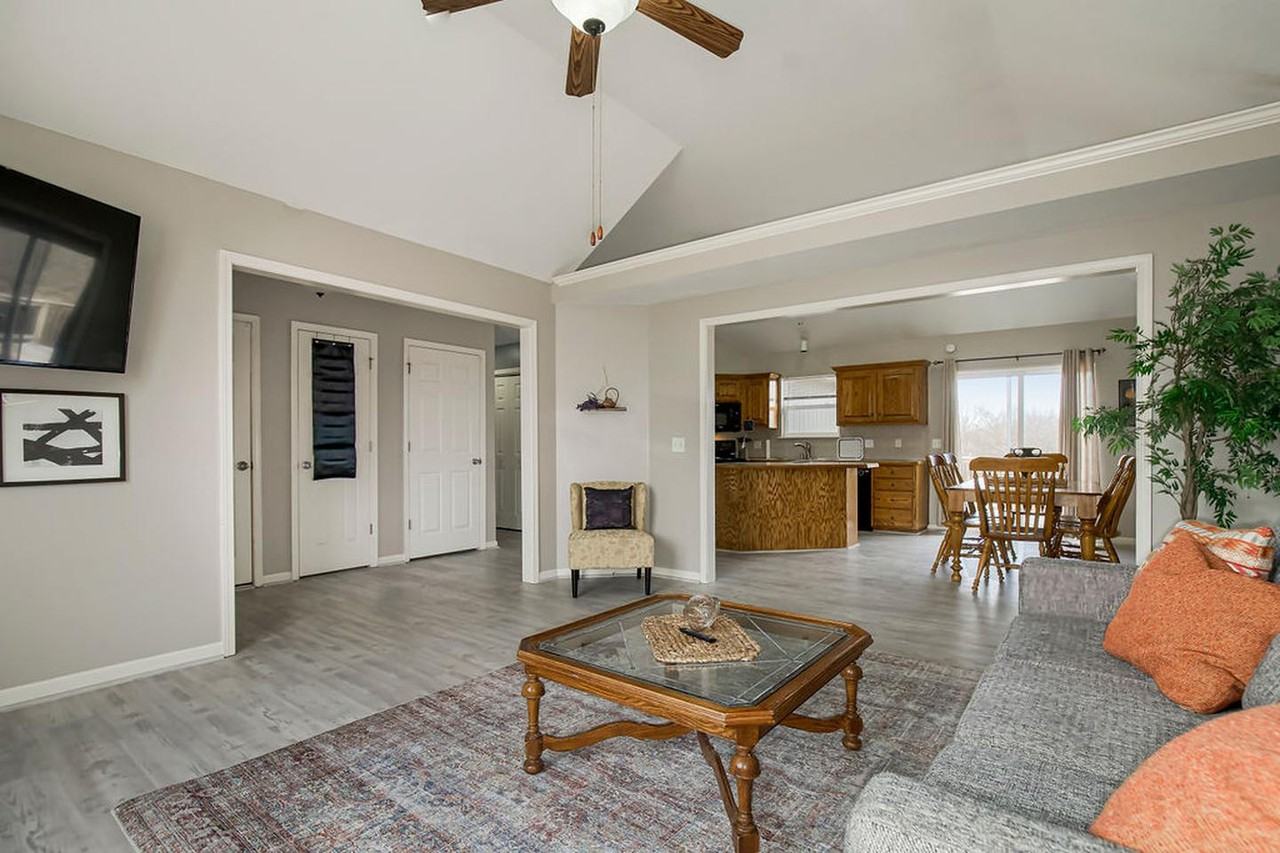 Quiet & Cozy Living in Independence - Photo 5 of 18