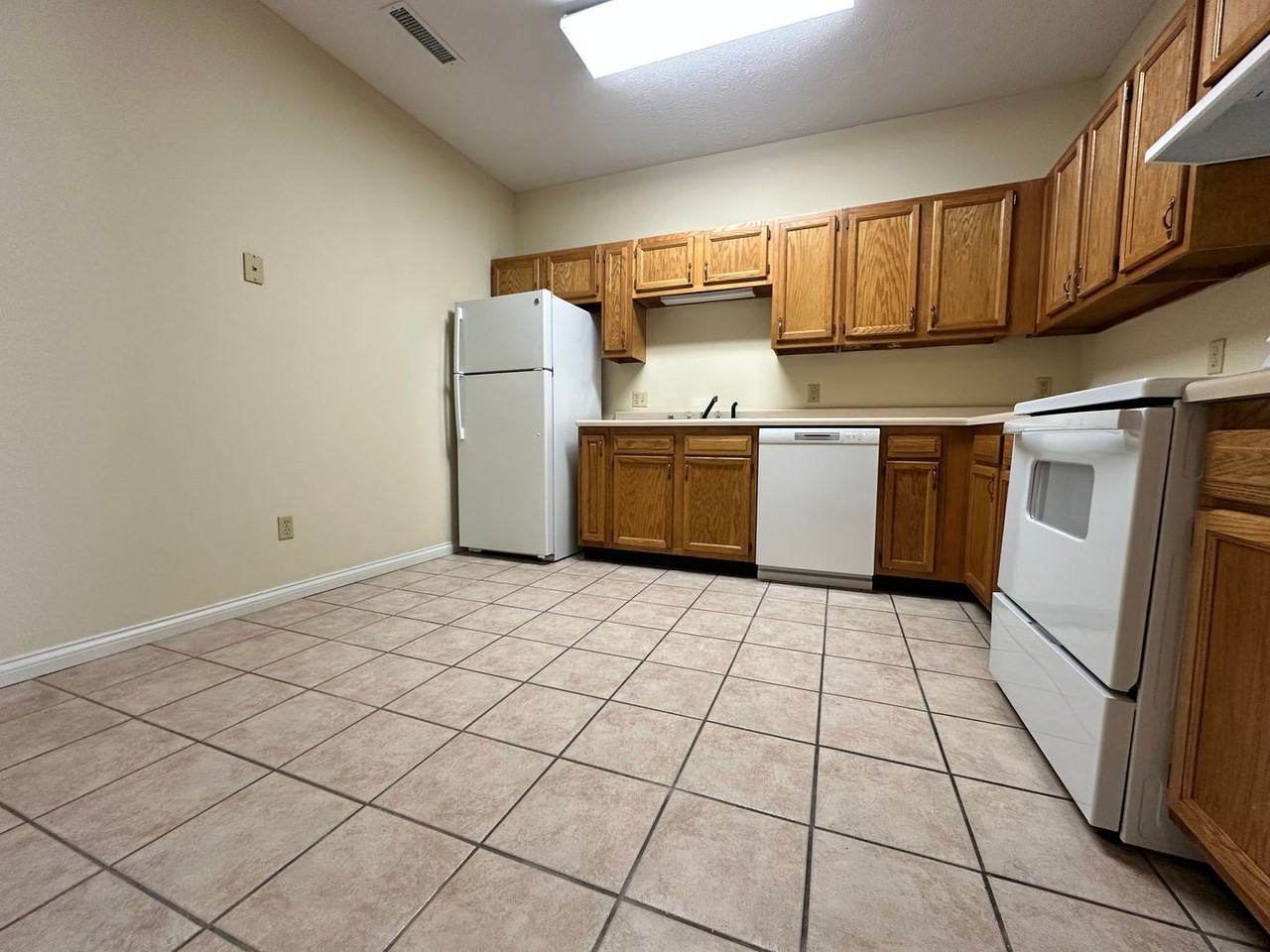 Horse Creek Apartments - Photo 3 of 6