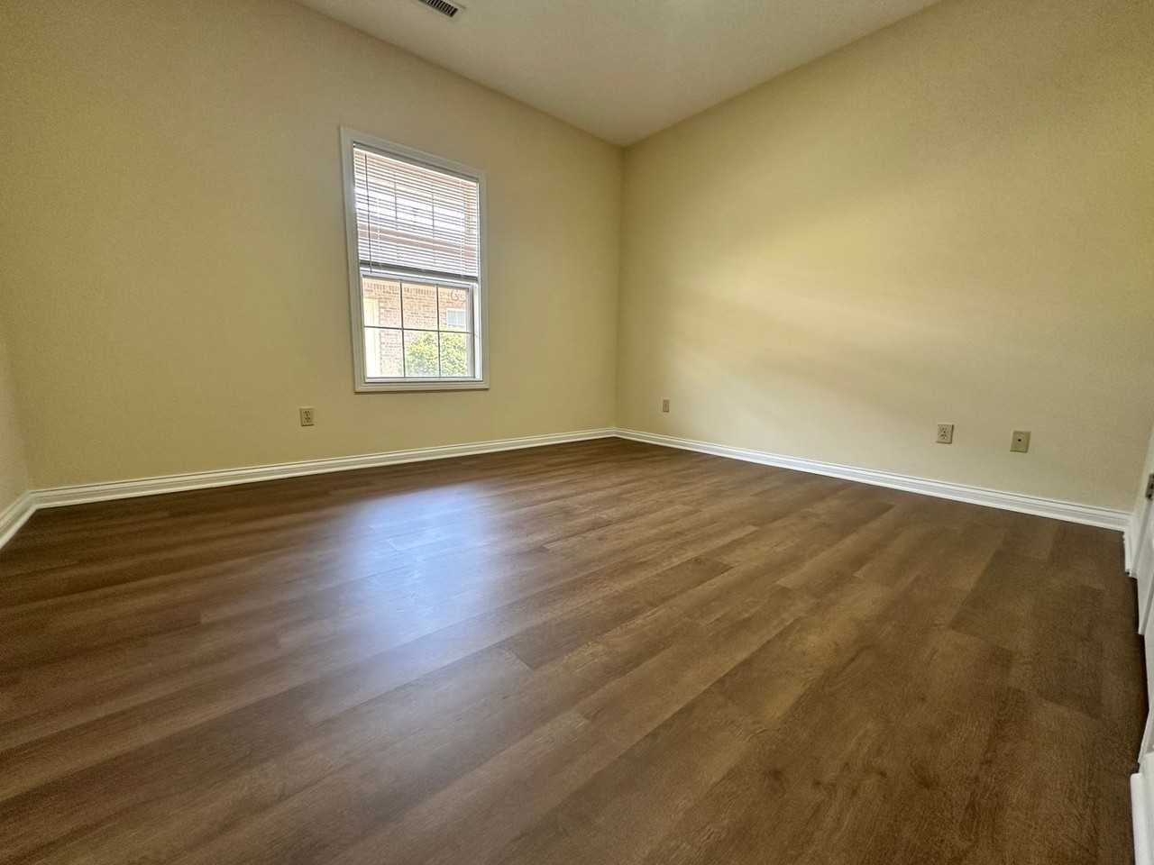 Horse Creek Apartments - Photo 4 of 6