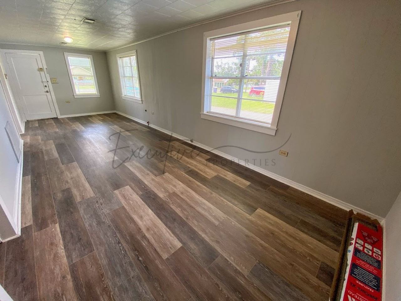 411 S Philbrick Ave - Photo 5 of 18