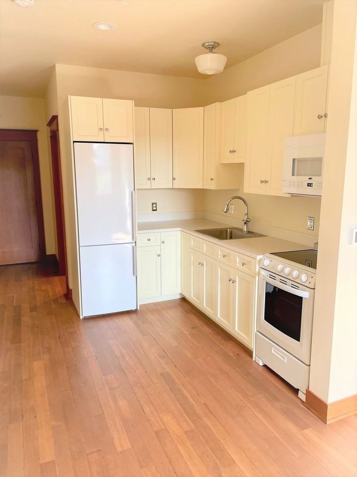 Parberry's Iron & Metal Apartments - Photo 2 of 20