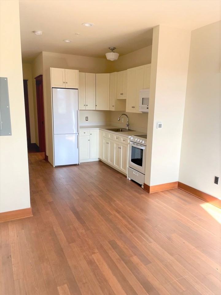 Parberry's Iron & Metal Apartments - Photo 4 of 20