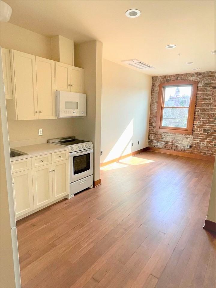 Parberry's Iron & Metal Apartments - Photo 5 of 20