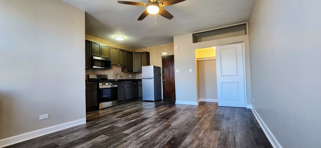 4764 N Virginia Ave #108 - Photo 2 of 9