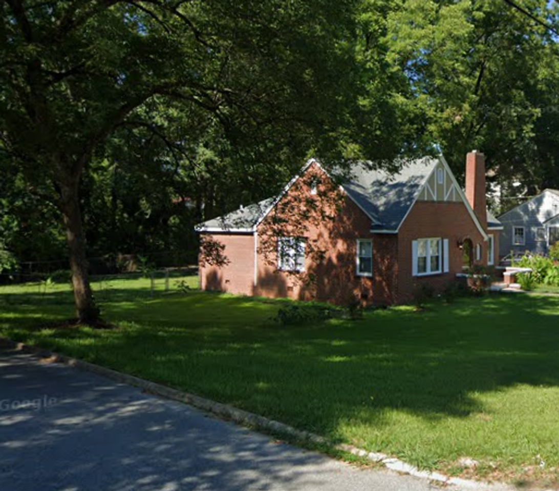 203 Vaughan Ave - Photo 2 of 10