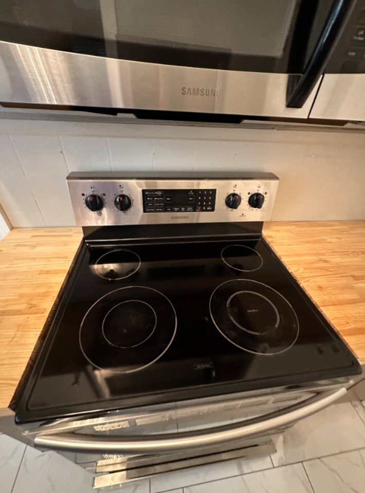 203 Vaughan Ave - Photo 6 of 10