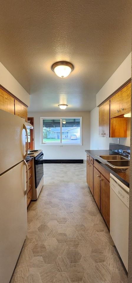 411 - Main St 6-Plex - Photo 3 of 16