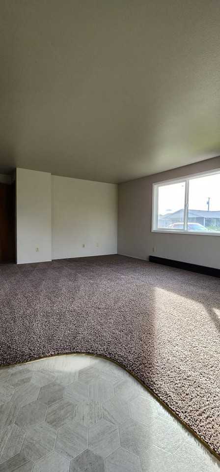 411 - Main St 6-Plex - Photo 7 of 16