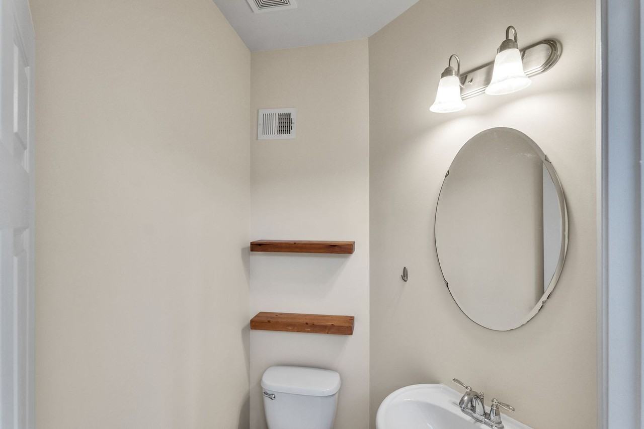 25501 Joy Ln - Photo 6 of 35