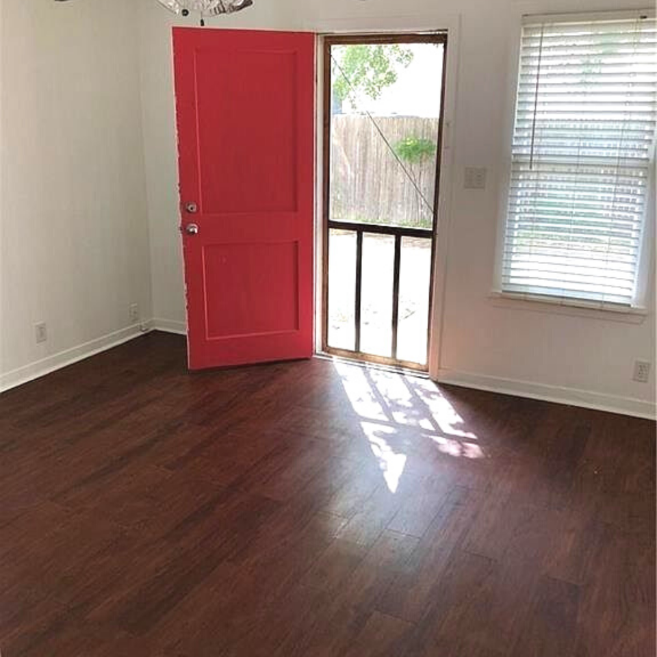 207 W 39th - Photo 3 of 45