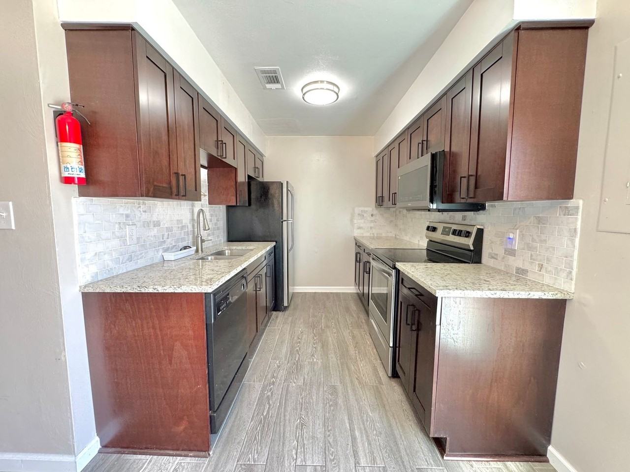 1037 Still Harbor Cir - Photo 4 of 20