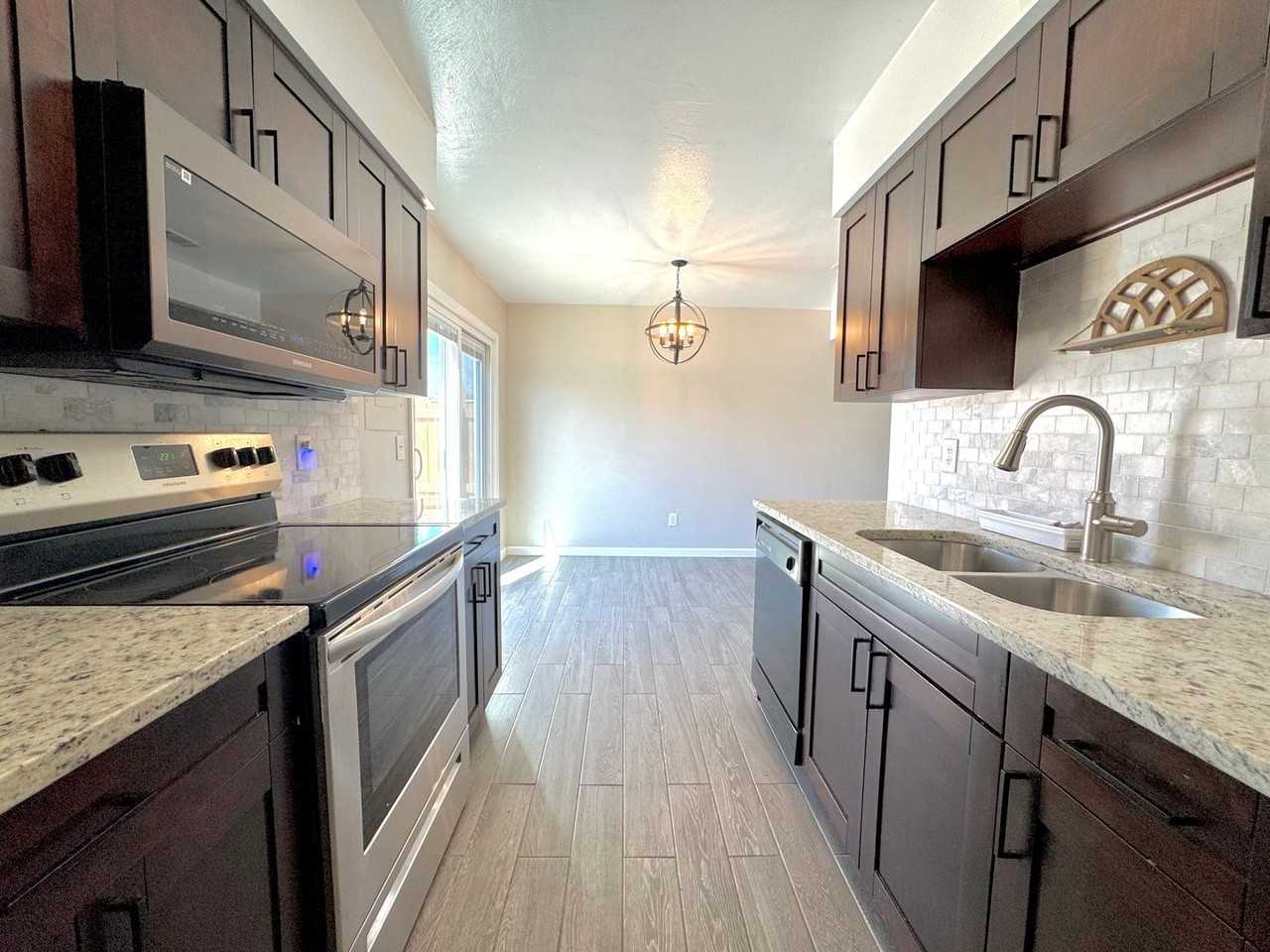 1037 Still Harbor Cir - Photo 6 of 20