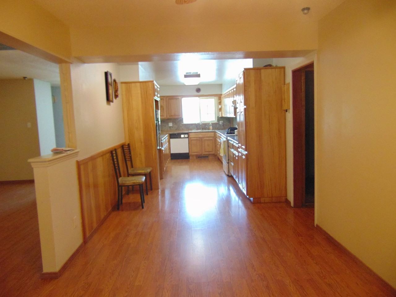 2813 Indiana St Ne - Photo 6 of 15