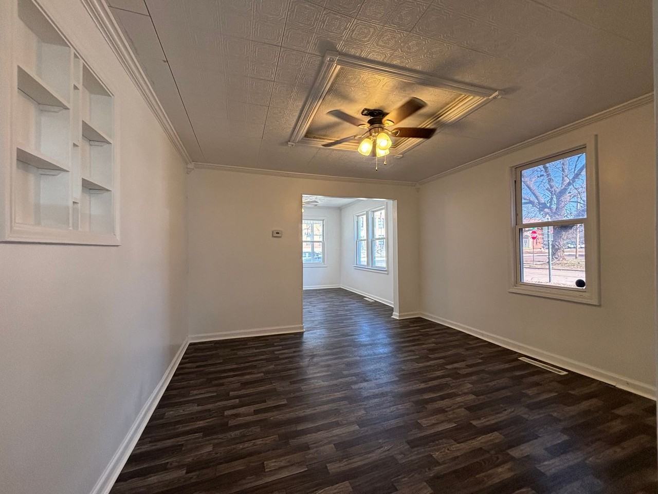 2400 W Olive St - Photo 3 of 12