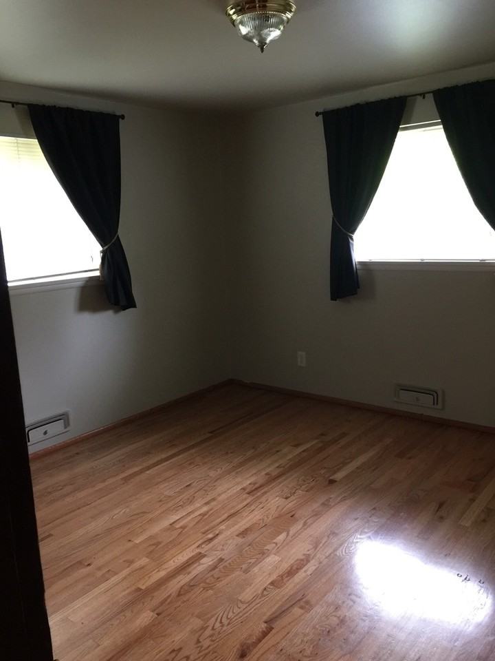 420 21st Ave Sw - Photo 5 of 9