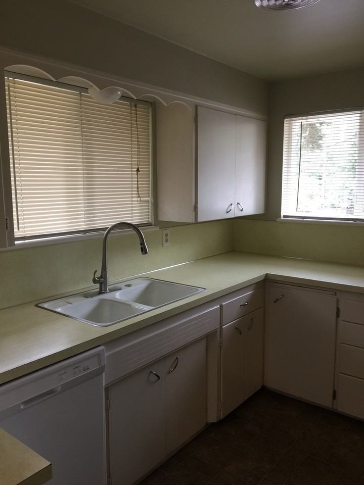 420 21st Ave Sw - Photo 7 of 9