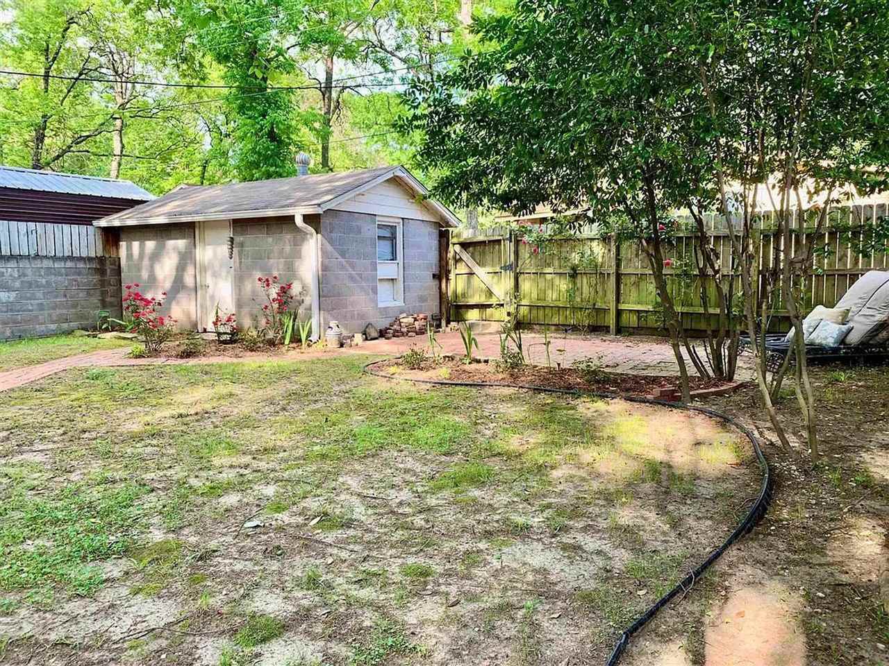 2012 Laurel St - Photo 2 of 9