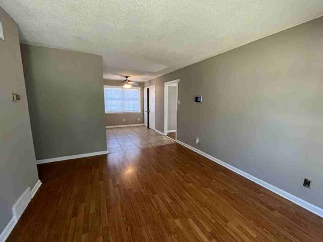 6390 Greenbriar Dr - Photo 2 of 10