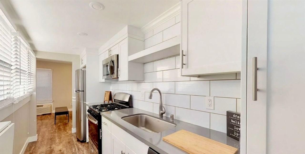 4050 Illinois St - Photo 2 of 8