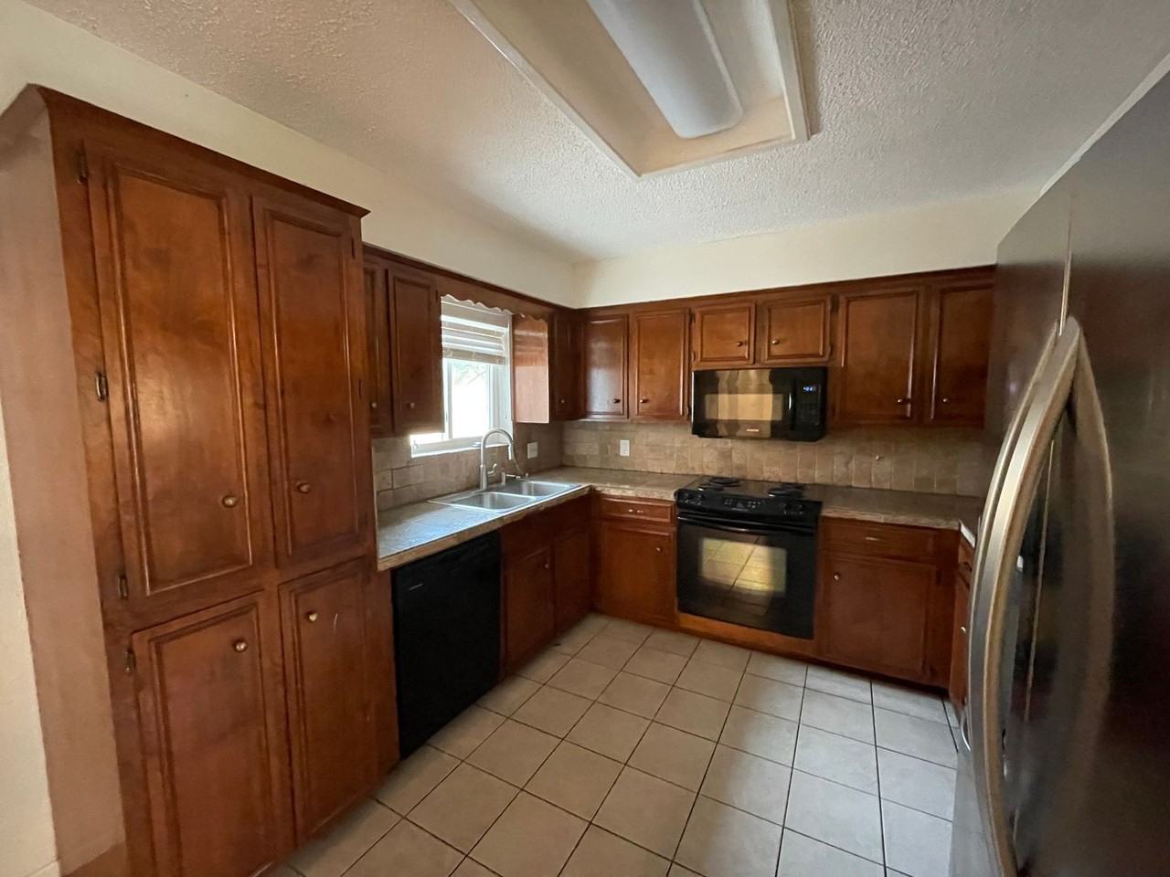 4154 Eagle Dr - Photo 7 of 30