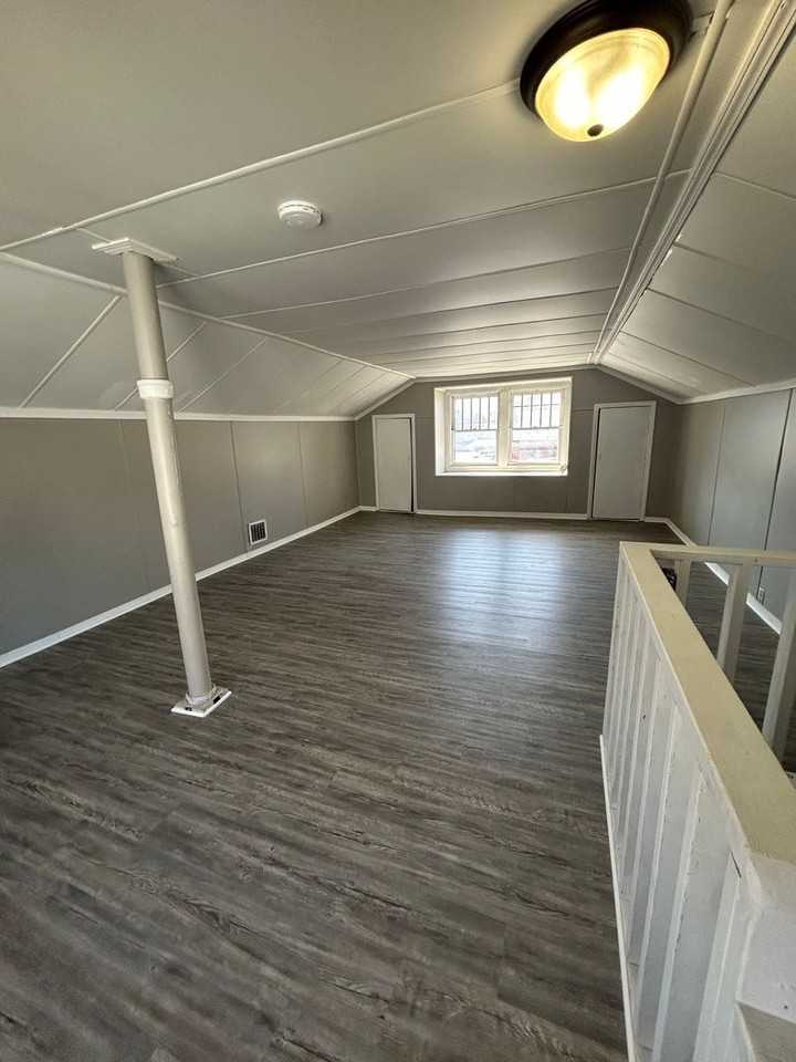 1327 W Kilgore Ave - Photo 7 of 10