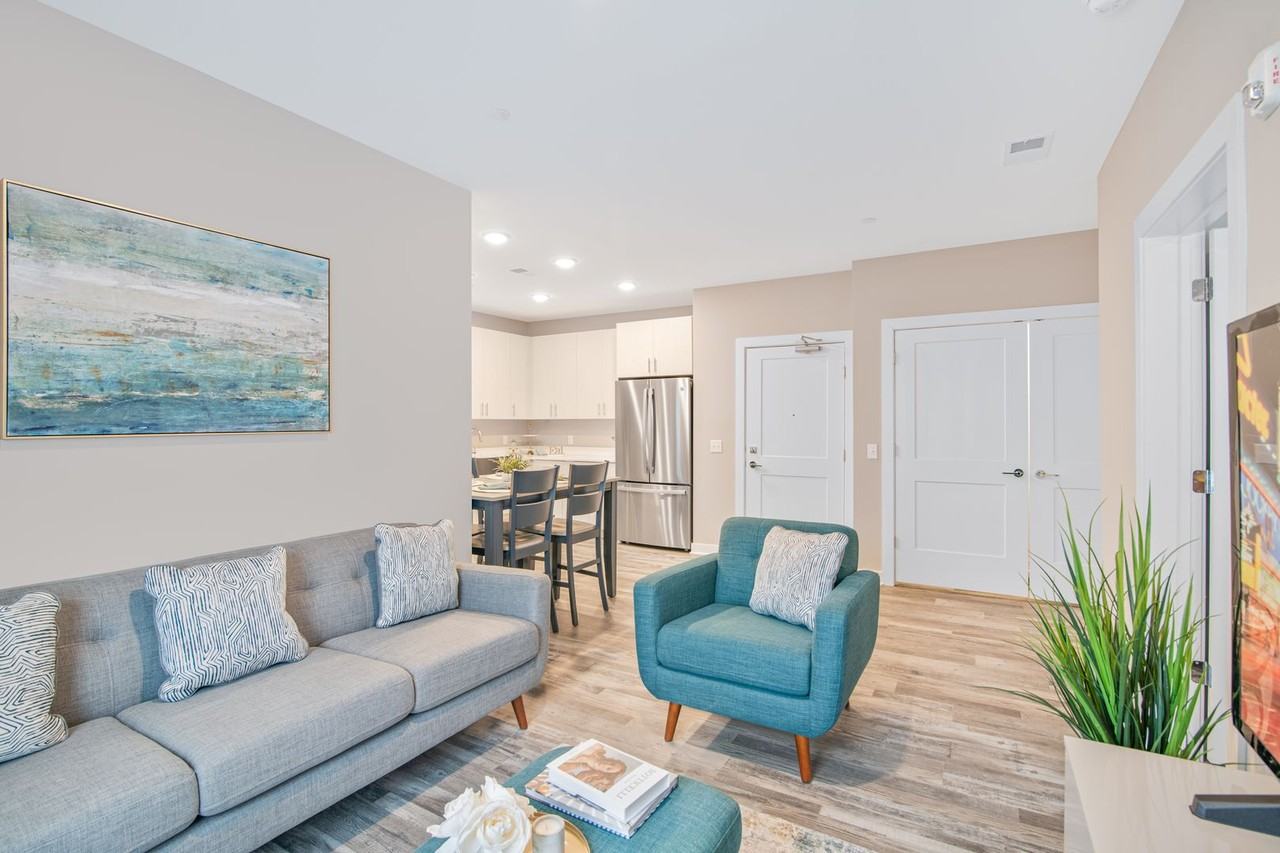Brentwood Park Apartments - Photo 2 of 10