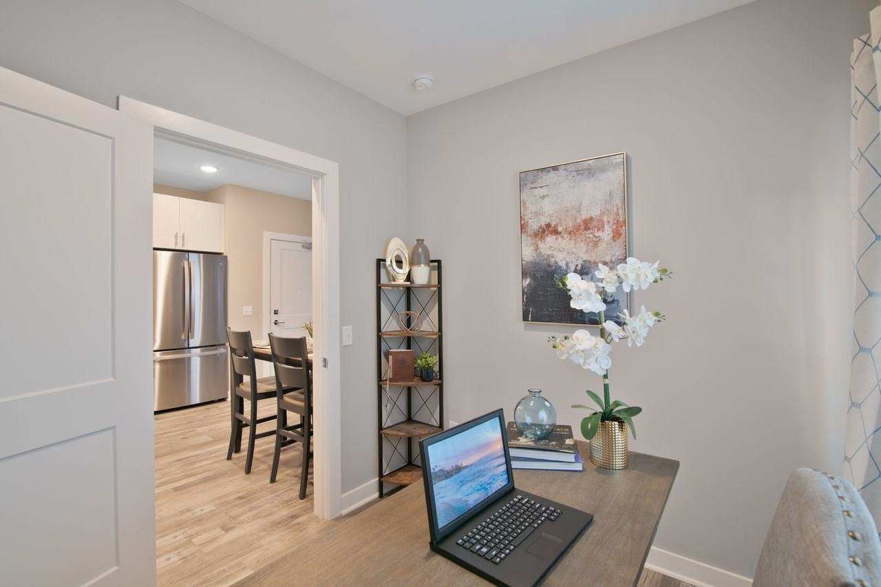 Brentwood Park Apartments - Photo 5 of 10