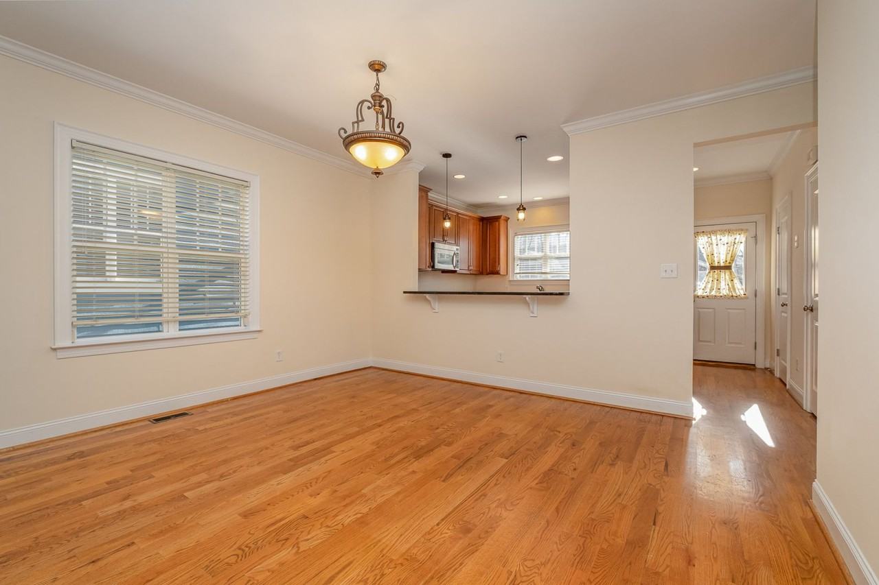 319 Woodvale Pl - Photo 6 of 22