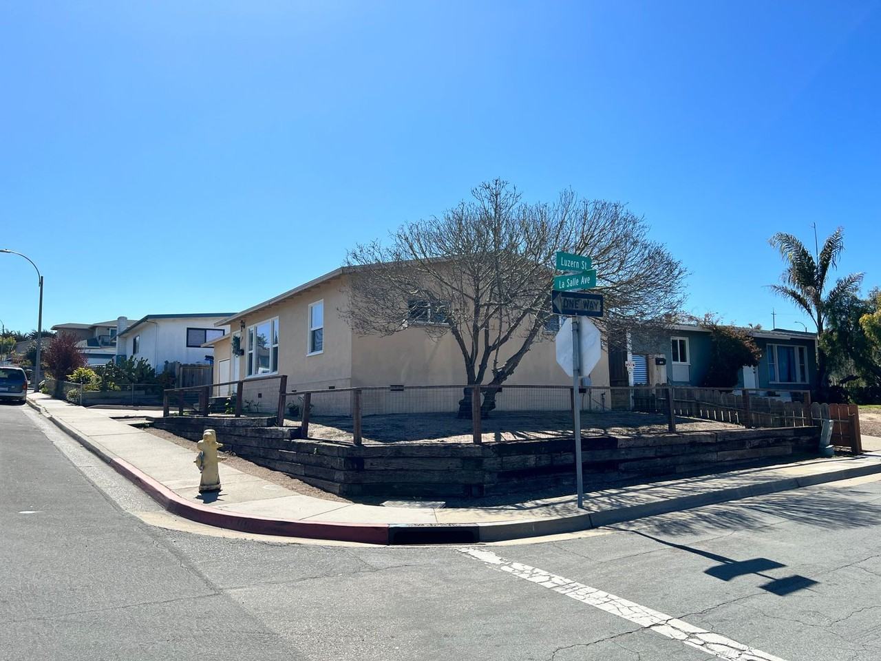 1560 La Salle Ave - Photo 3 of 8