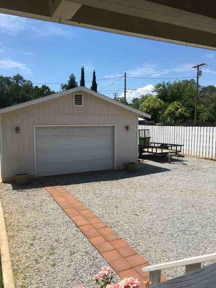 1607 Oakdale Ct - Photo 5 of 14