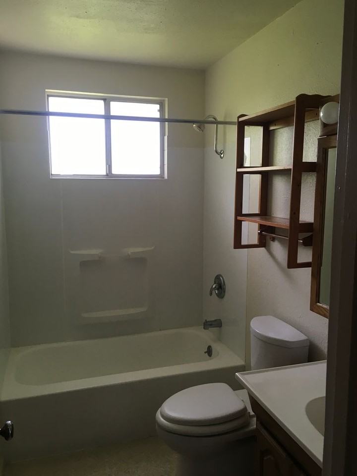 1607 Oakdale Ct - Photo 7 of 14