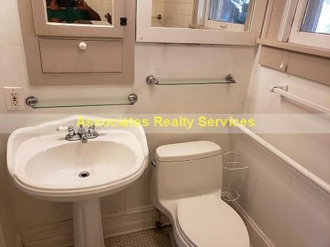 102 Nw 7th Ter - Photo 6 of 20