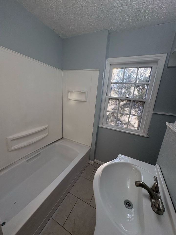 3523 Cummings Rd - Photo 7 of 23