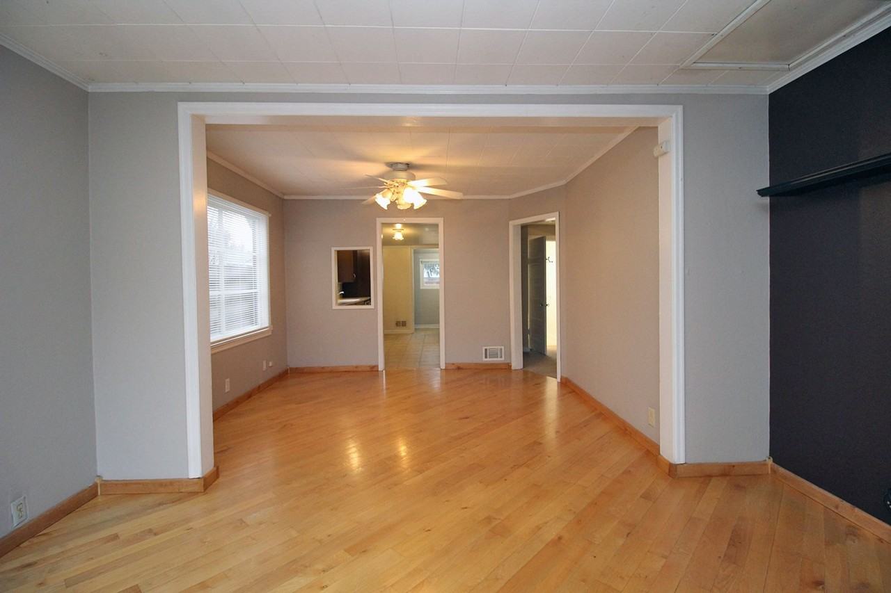 5126 Se Monroe St - Photo 5 of 27