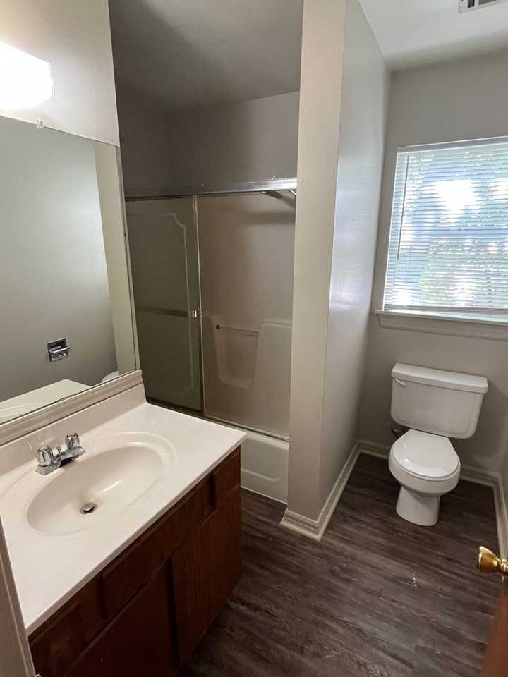 458 S Buchanan Ave - Photo 3 of 9