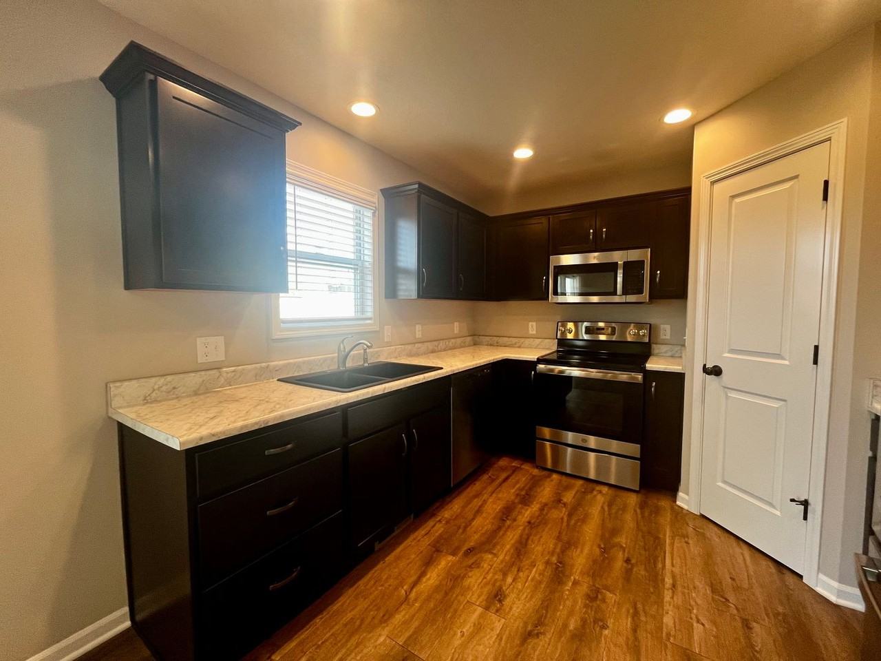 1630 Teniente Court - Photo 4 of 34