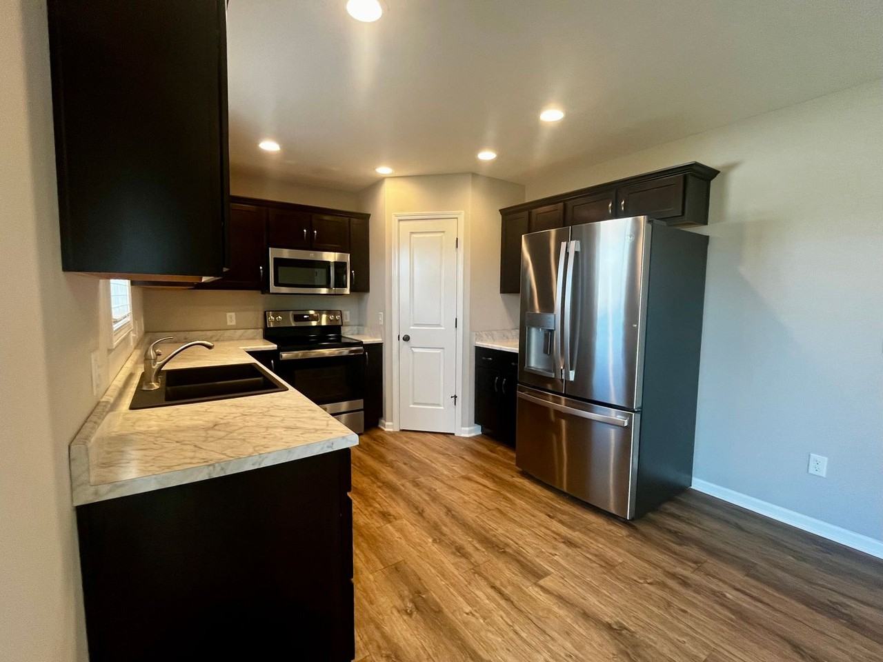 1630 Teniente Court - Photo 5 of 34