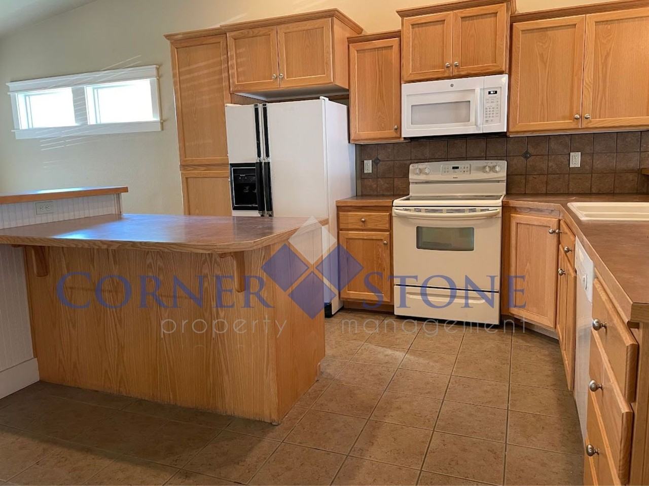 1337 N Alvey Ln - Photo 2 of 13