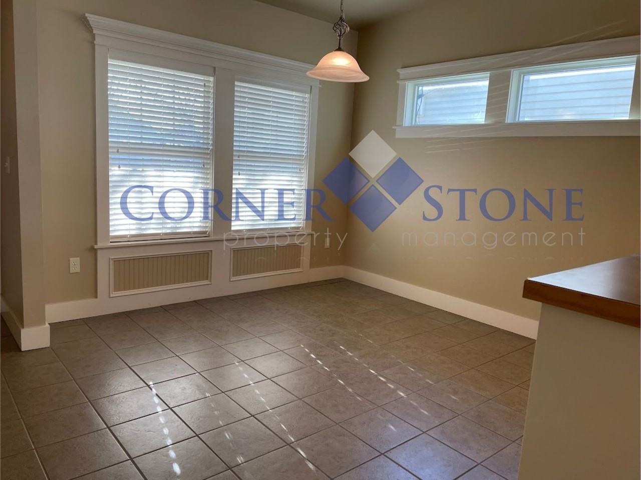 1337 N Alvey Ln - Photo 3 of 13