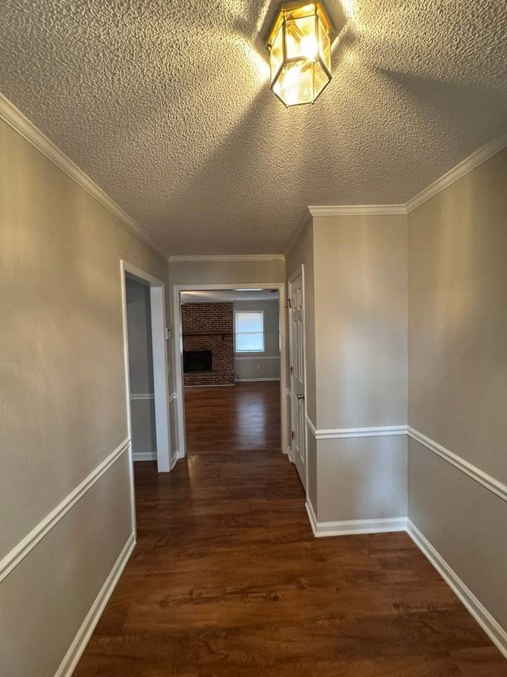 115 Winding Way - Photo 3 of 21