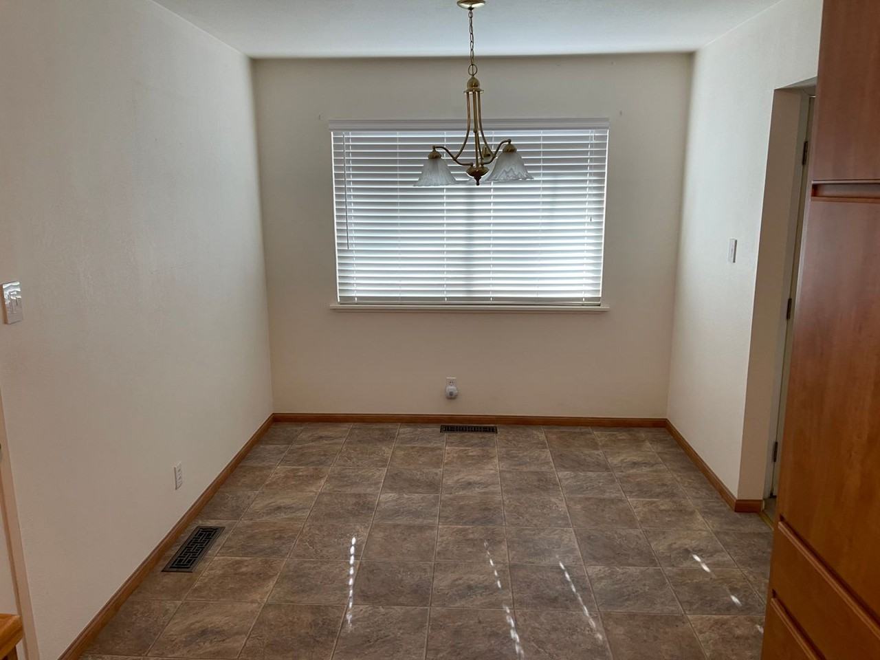 3357 Treehaven Dr - Photo 6 of 12